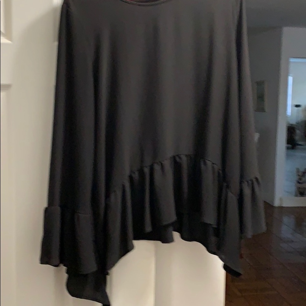 Beautiful blouse - Picture 3 of 3